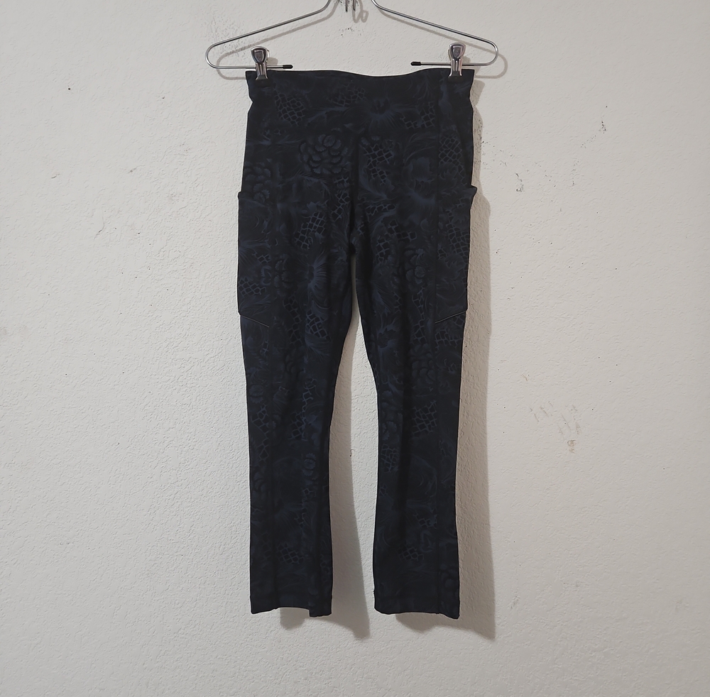 Lululemon Speed Up Crop in the Nouveau Mach Blue Black floral Print